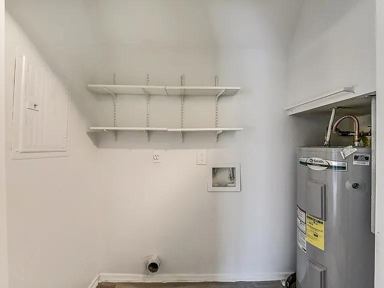 Spring Hill Village Apartments — Photo 27