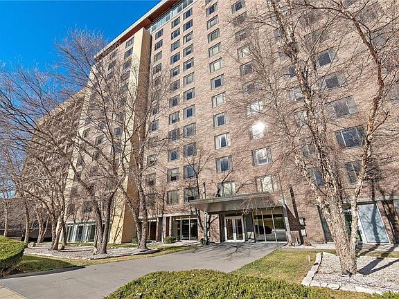2nd image of 600 E 8th St APT 10D