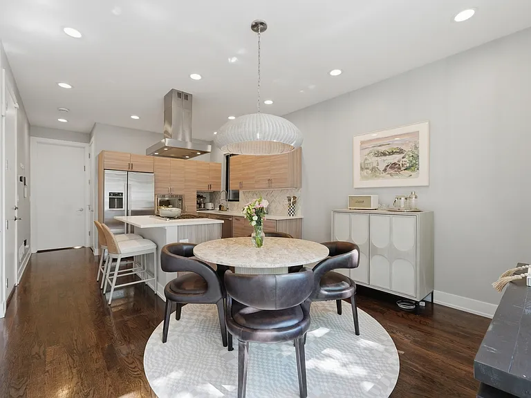 1349 N Leavitt St #1A — Photo 7