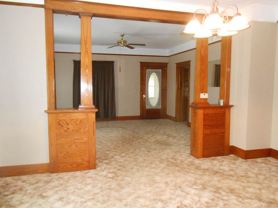2nd image of 505 E 3rd St