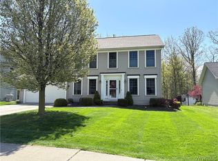 2314 Winterberry Dr, Lake View, NY 14085