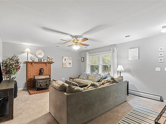 5th image of 5519 Howard Ln