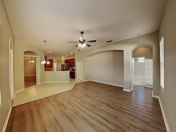 4th image of 1036 Millebourne Way