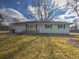 515 E Walnut St, Mt Zion, IL