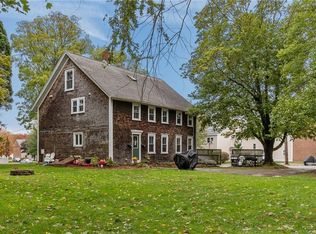 3 Chestnut St, Bristol, RI 02809