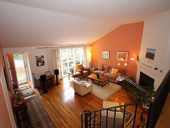 3rd image of 56 Crest Dr