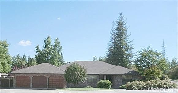 1st image of 3702 Sweetwater Dr