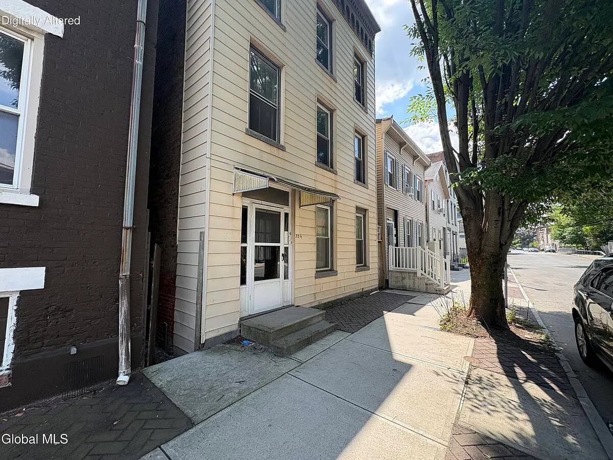 2 bed, 1.0 bath, 1200 sqft, $1,550 — Photo 2