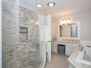 2 Parker Point Rd, Hopkinton, MA 01748