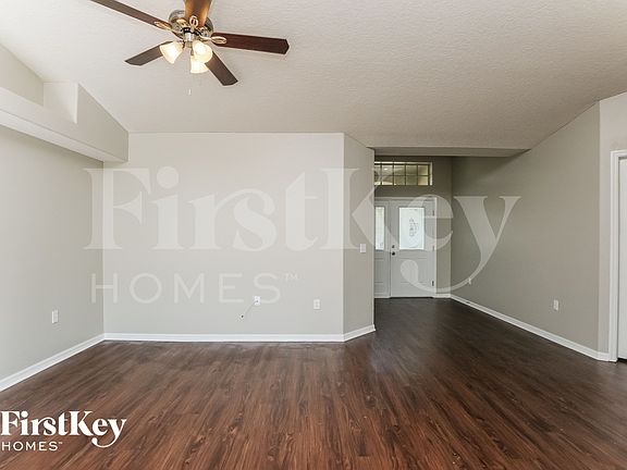 2nd image of 10121 Briar Cir