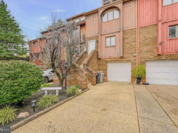 15 Servan Ct, Wilmington, DE 19805