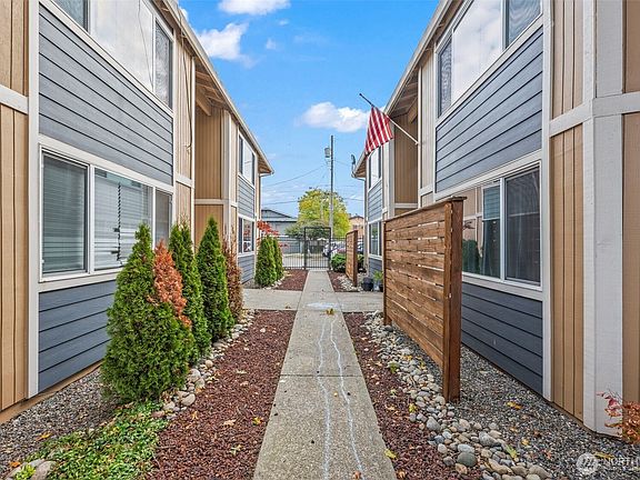 4th image of 4031 S Warner Street