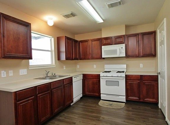 4th image of 17214 Beretta Bend Dr