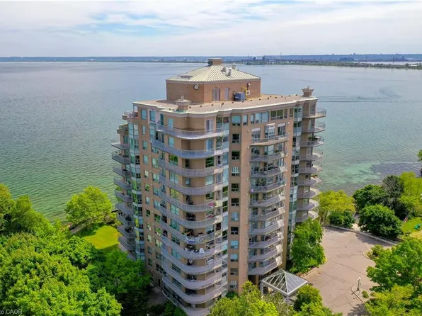 2190 Lakeshore Rd #304, Burlington, ON L7R 4K1