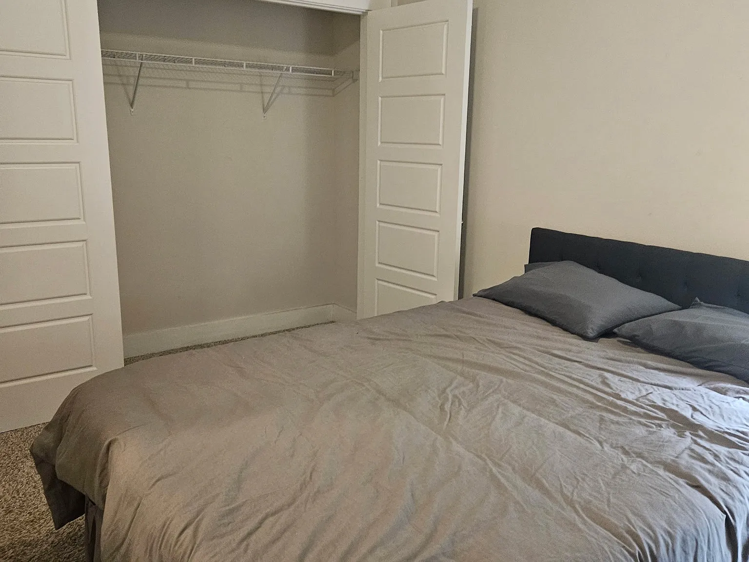 6 bed, 3.5 bath, 3233 sqft, $850 — Photo 3