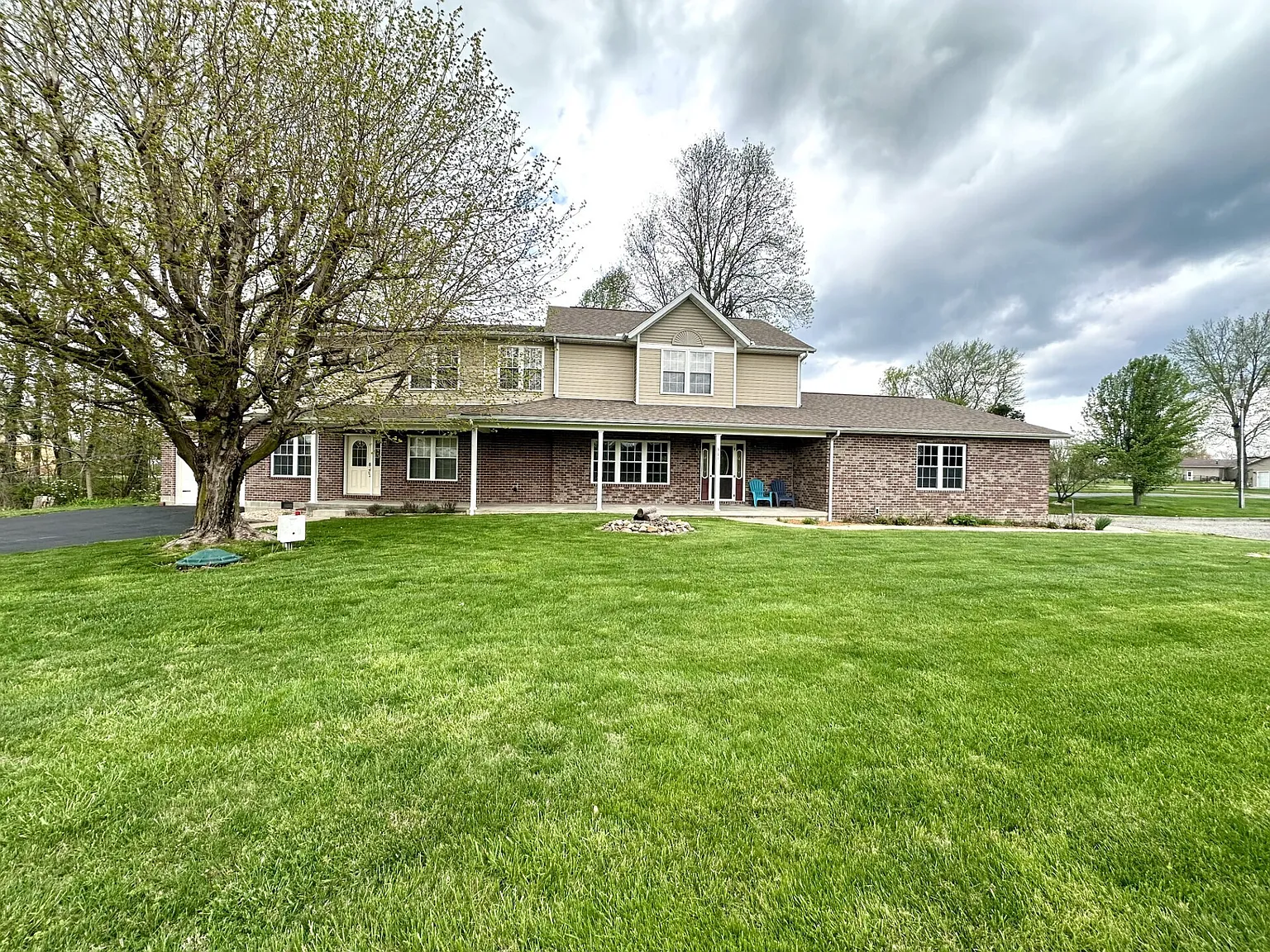 361 SW Santee Dr photo 1