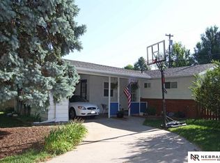 3020 Shirley Ct, Lincoln, NE 68507