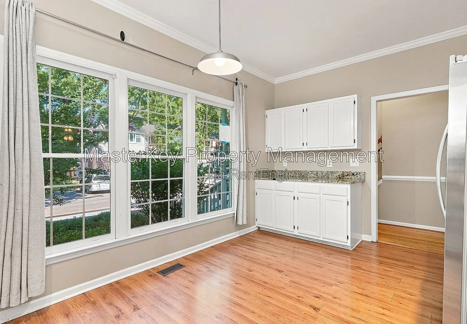 3 bed, 2.5 bath, 2470 sqft, $2,395 — Photo 4