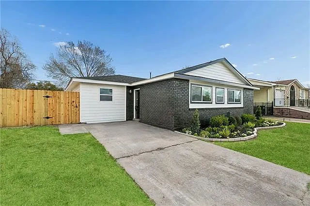 3620 Dickens Dr — Photo 1