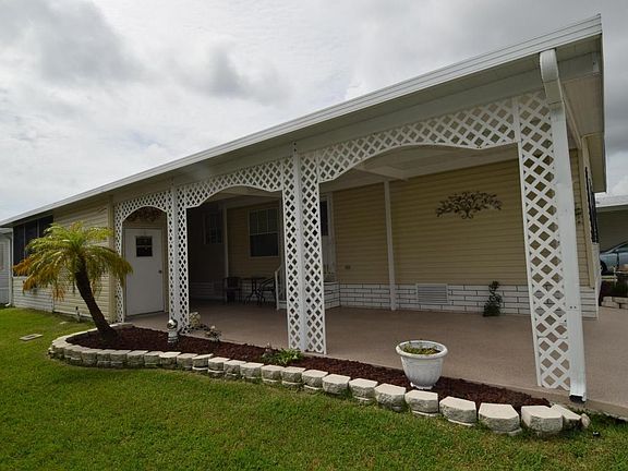 3rd image of 7079 SE Carrotwood Ln