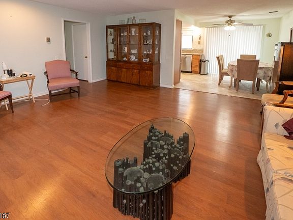 4th image of 264B Crosse Dr #B