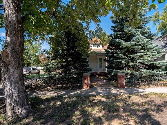 2nd image of 922 University Pl