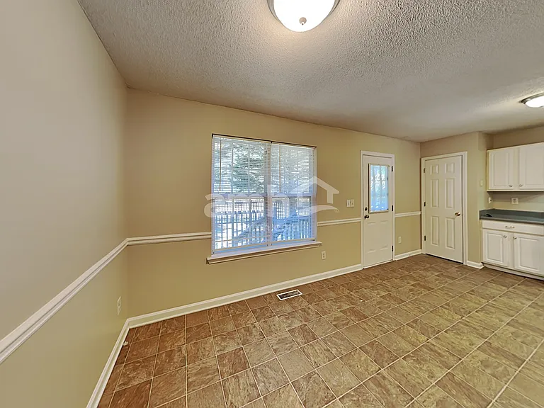 372 Emerald Pines Dr — Photo 5