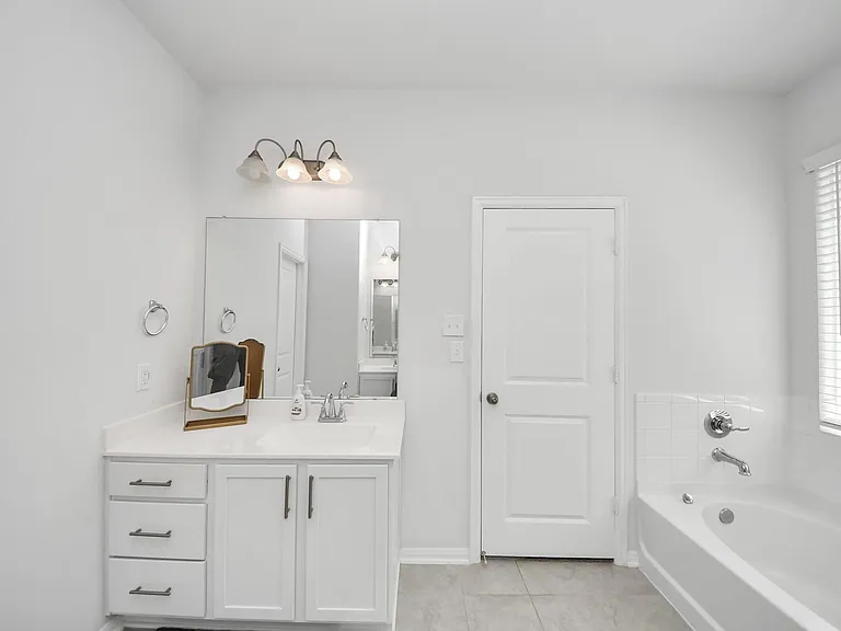 10603 Juniper Branch Dr — Photo 33