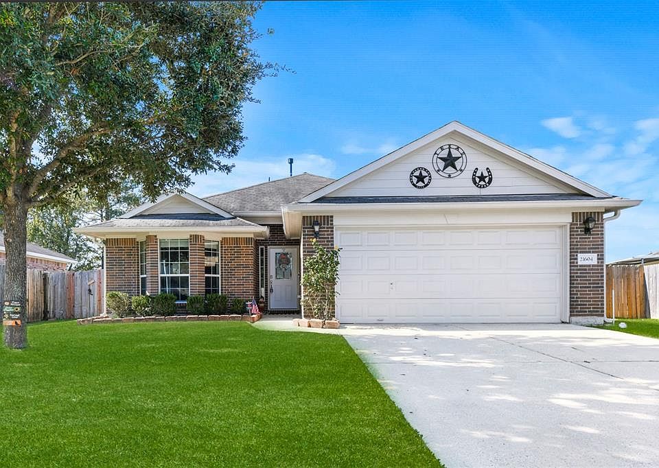 1st image of 21604 Horseshoe Dr