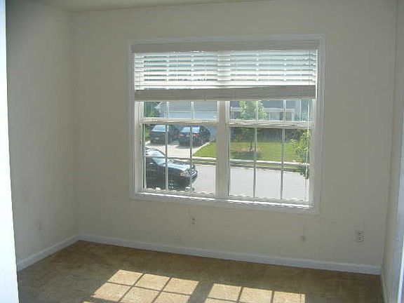 4th image of 4665 Ferncrest Pl