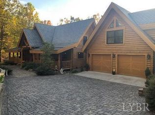 1745 Heron Pointe Dr, Gretna, VA