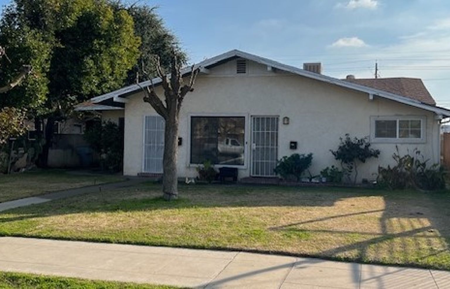 344 W Franklin Way, Dinuba, CA 93618 | Zillow