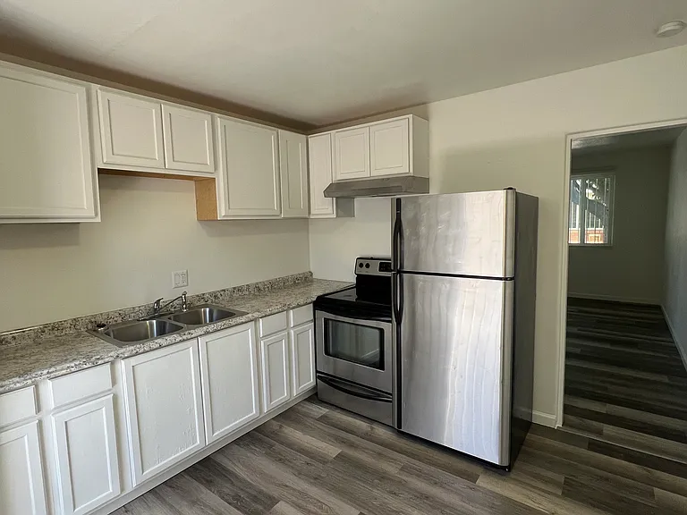 1029 Louisiana Blvd SE #C — Photo 2