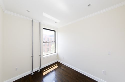 4th image of 329 Union St APT 4E