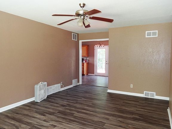 4th image of 2238 S Pershing Ave