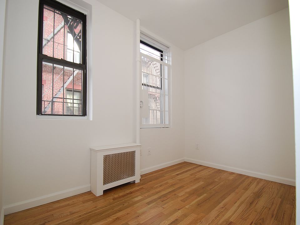 2nd image of 263 W 19th St APT 4NW
