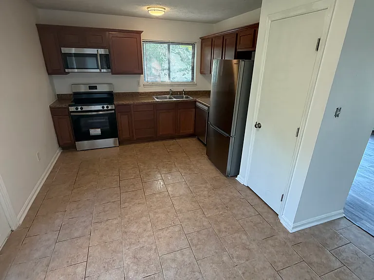 205 Madison Hills Blvd — Photo 3