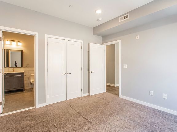 3rd image of 1636-54 W Flora St #3B