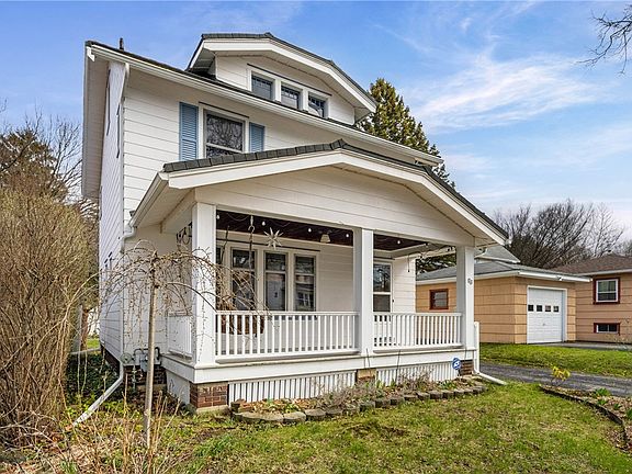 3rd image of 23 Martinot Ave