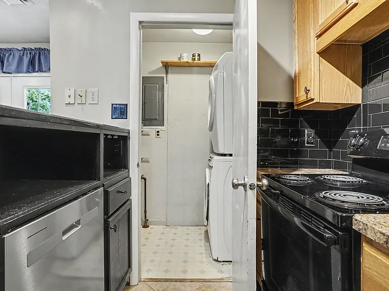 803 Hills Dr — Photo 14