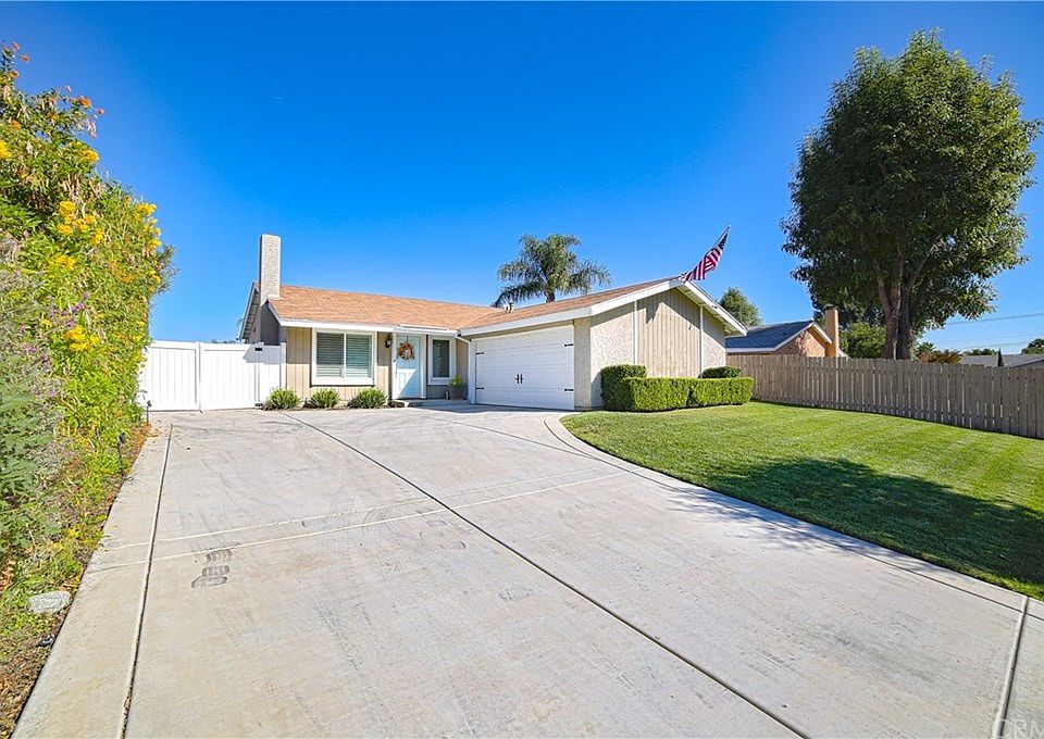1st image of 4048 Aspen Ln