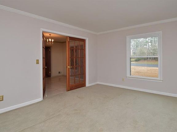 5th image of 3449 Somerset Trce SE