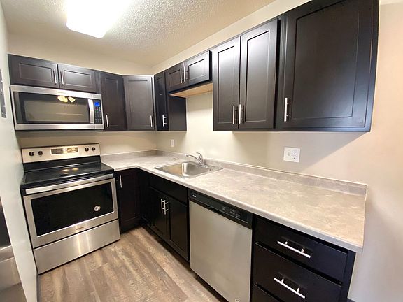 3rd image of 2913 5th St S APT 208
