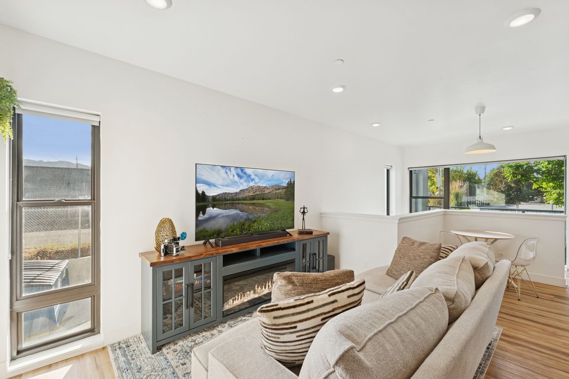 next background image