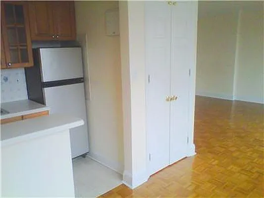 Rented by Metropolis Real Estate of Manhattan | media 27