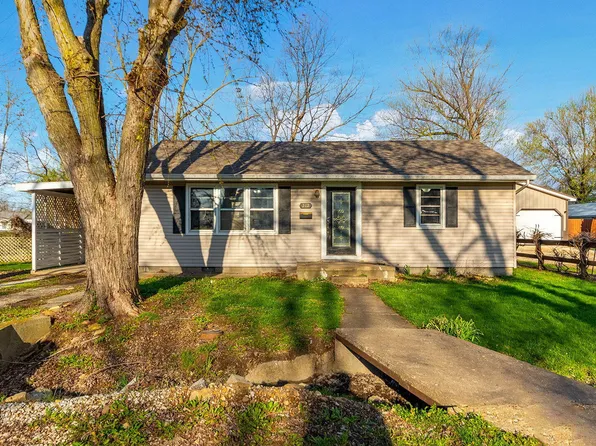212 S Main Cross St, Bowling Green, MO 63334