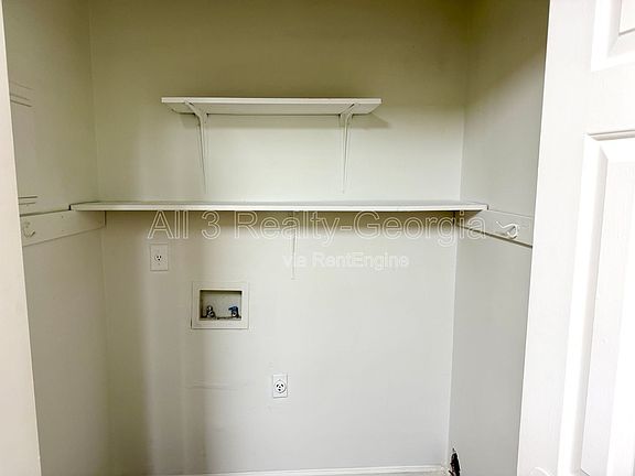 5th image of 470 S Jeff Davis Dr APT D