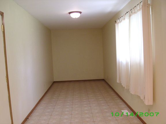 Dining room off kitchen
