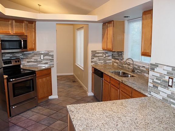 4th image of 12252 Cherrywood St