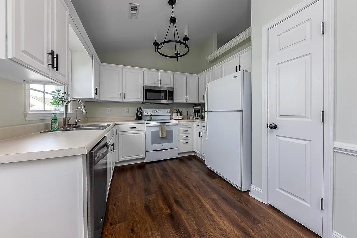 122 Sellhorn Blvd — Photo 4